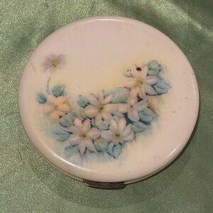 Rex Fifth Avenue Floral Compact